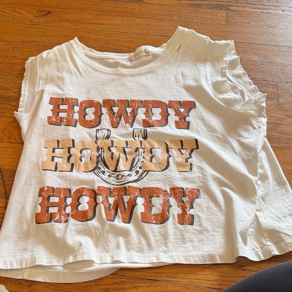 Altar'd State women’s  Cream 'Howdy' Graphic Tee